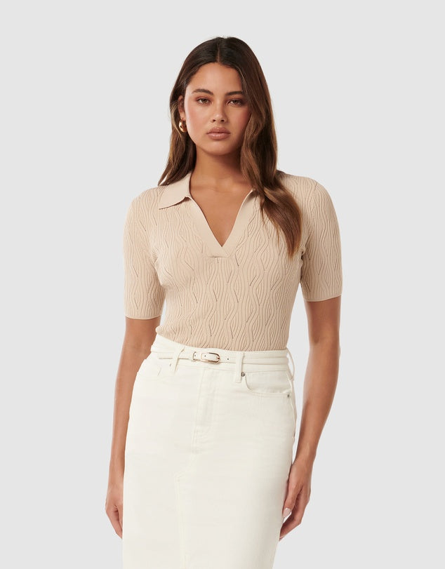 Fitted neutral short sleeve knit