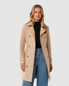Classic and versatile trench for any occasion