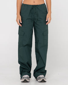 Effortless Mid Rise Relaxed Cargo Pants